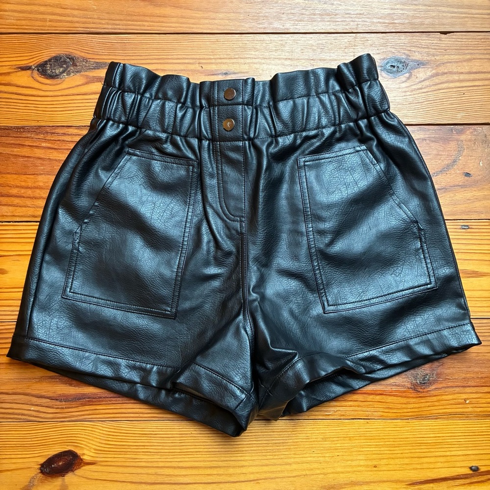 Emma Black Faux Leather Women Shorts, EUC, L